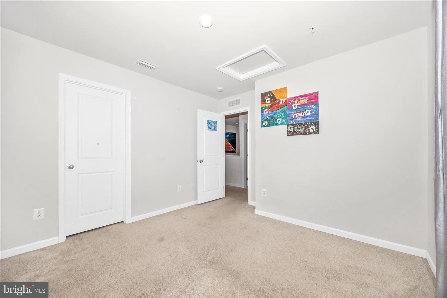 106 Butterfield Avenue photo 29