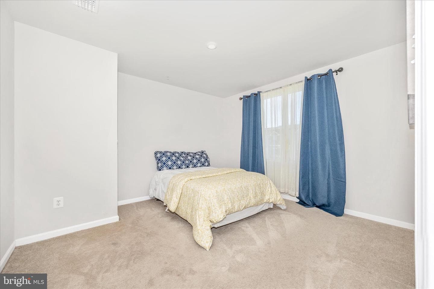 106 Butterfield Avenue photo 30