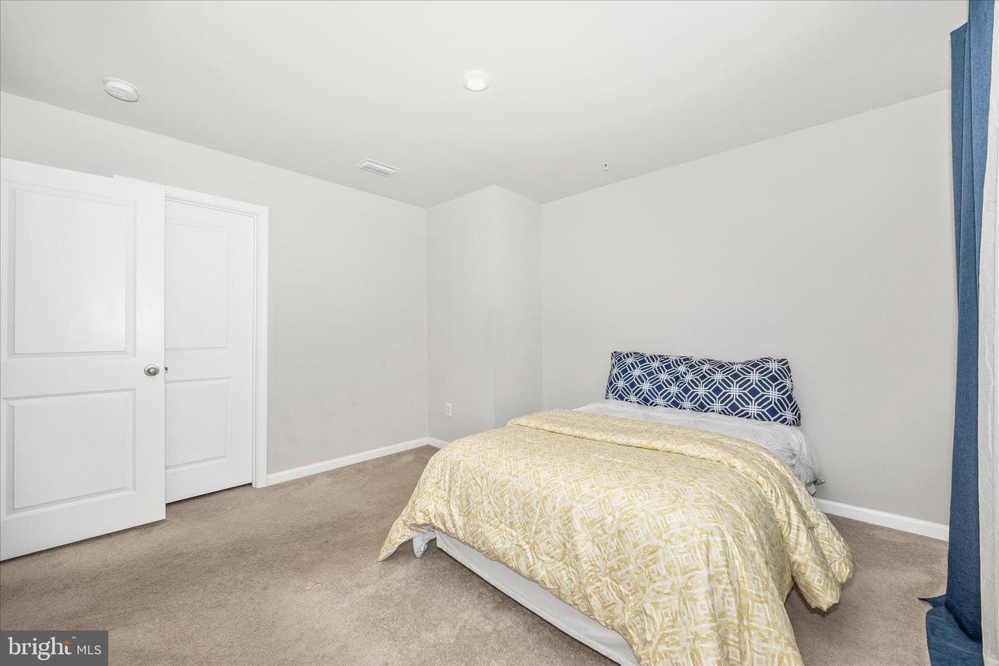 106 Butterfield Avenue photo 31