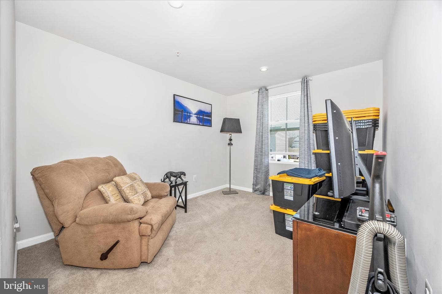 106 Butterfield Avenue photo 35