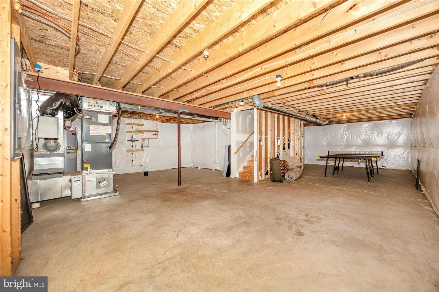 106 Butterfield Avenue photo 37