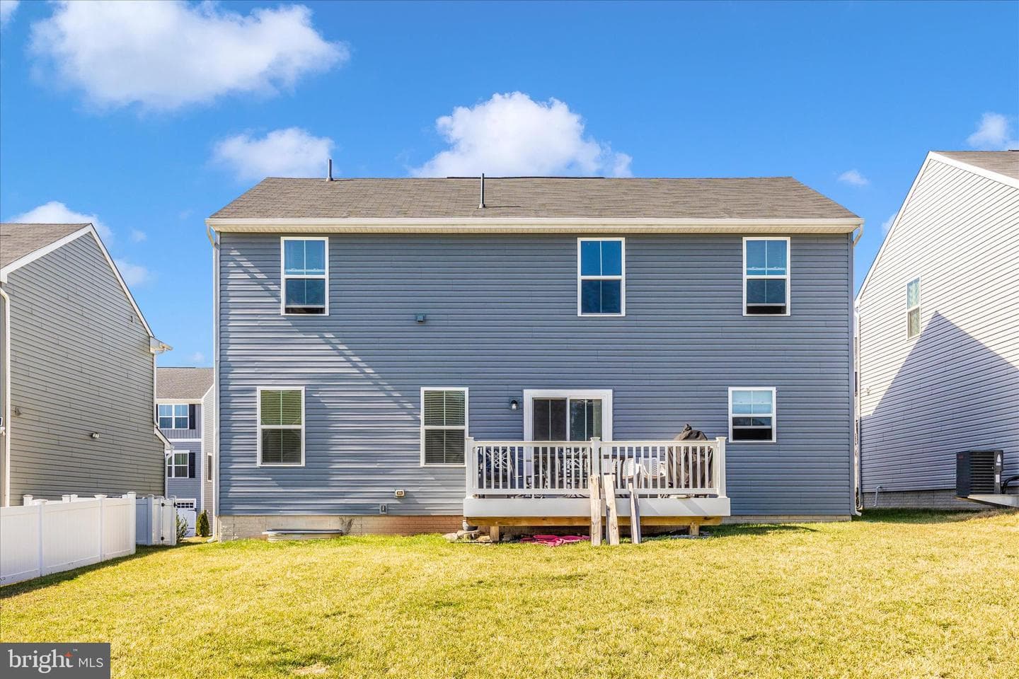 106 Butterfield Avenue photo 39