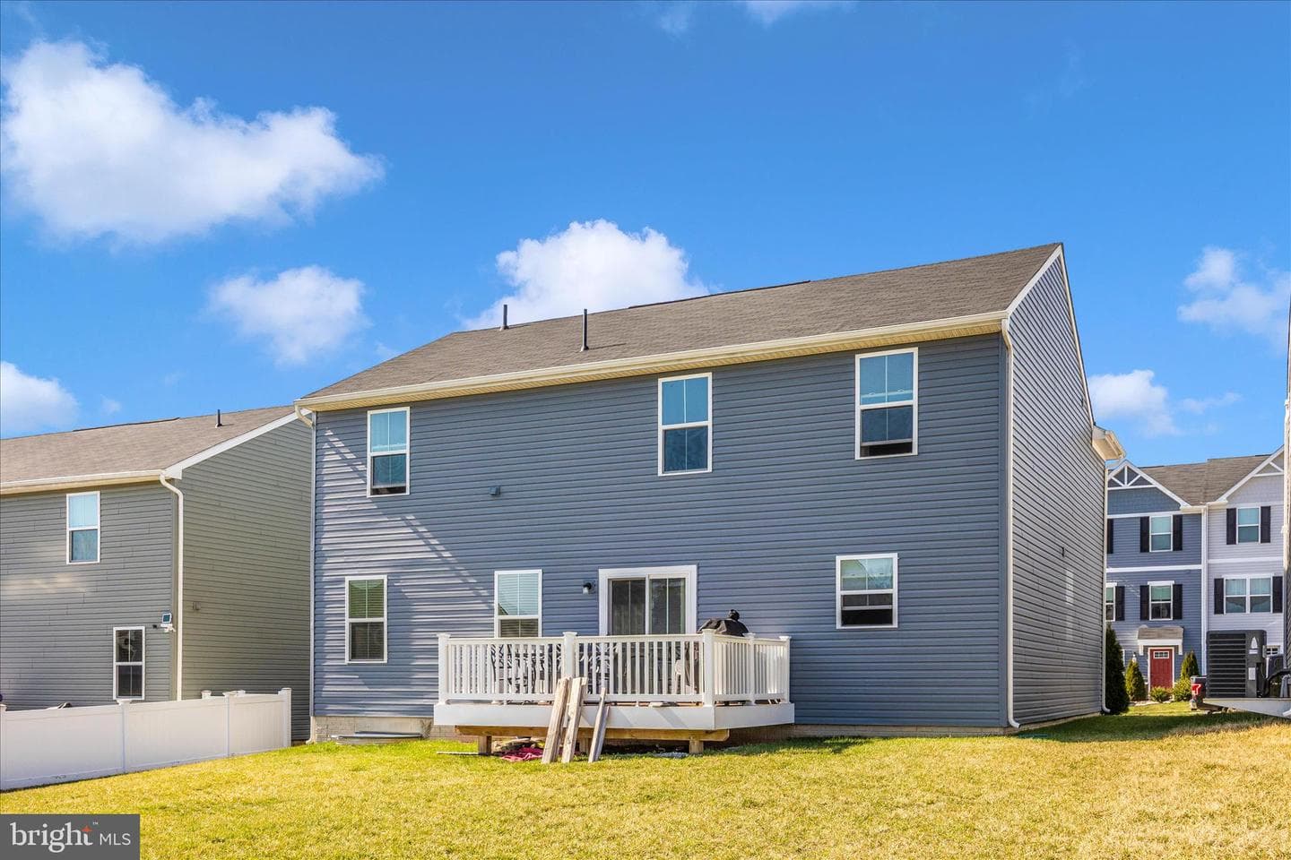 106 Butterfield Avenue photo 41