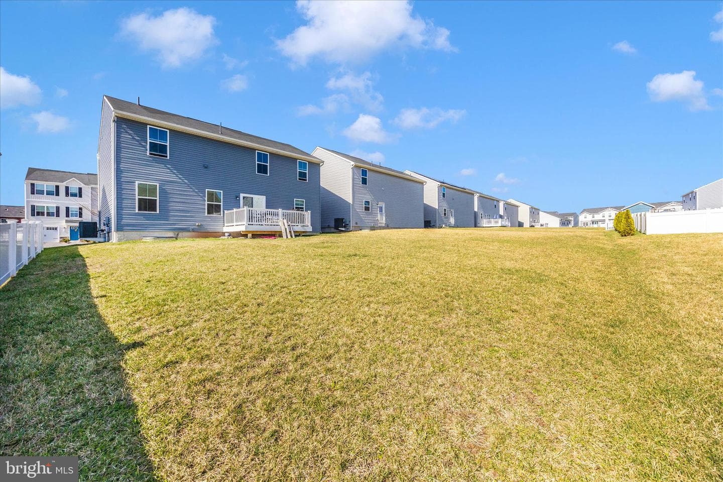 106 Butterfield Avenue photo 42