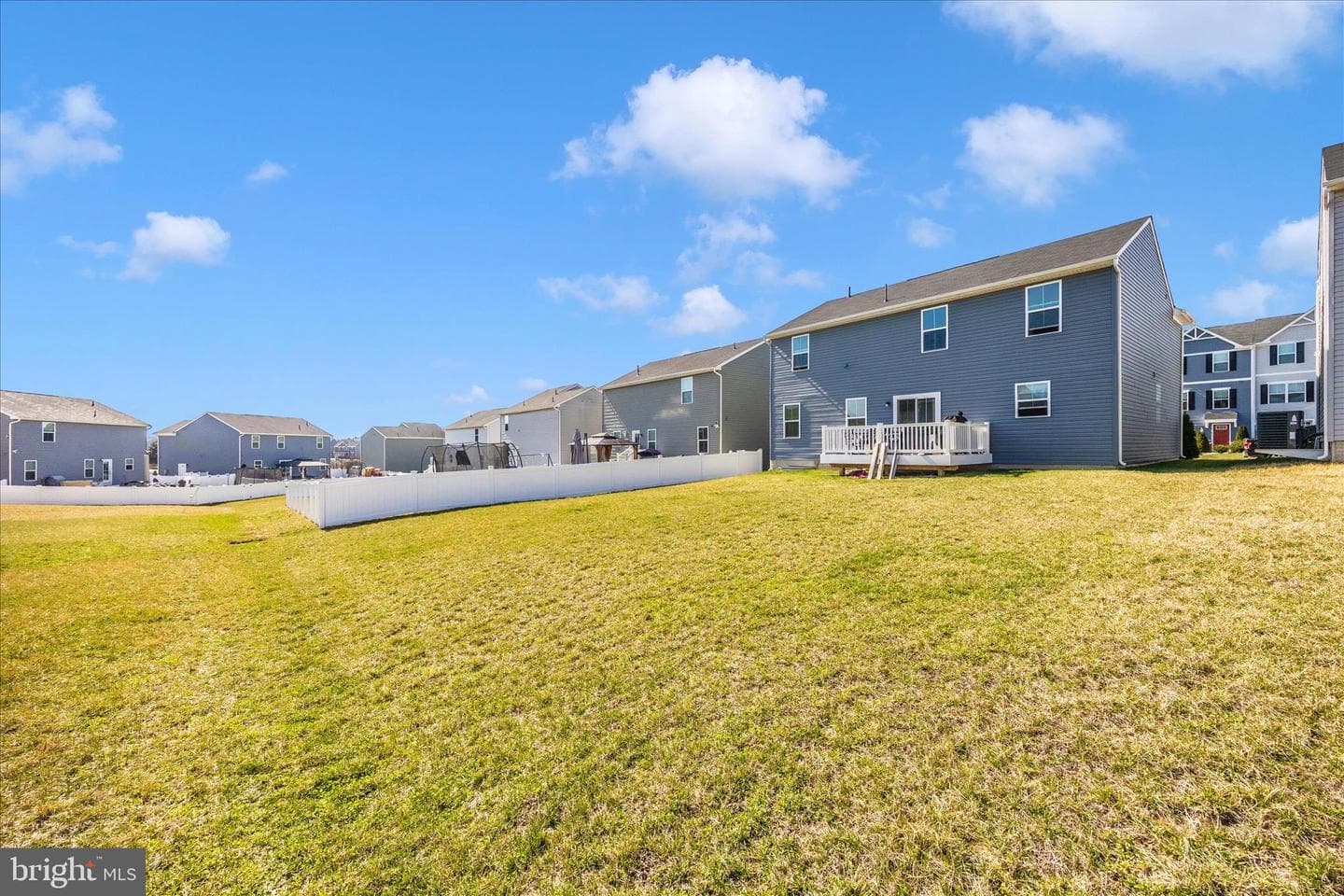 106 Butterfield Avenue photo 43
