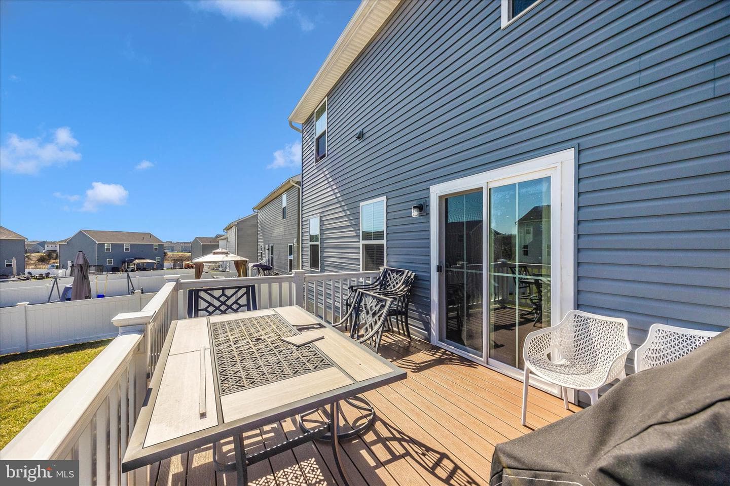 106 Butterfield Avenue photo 46