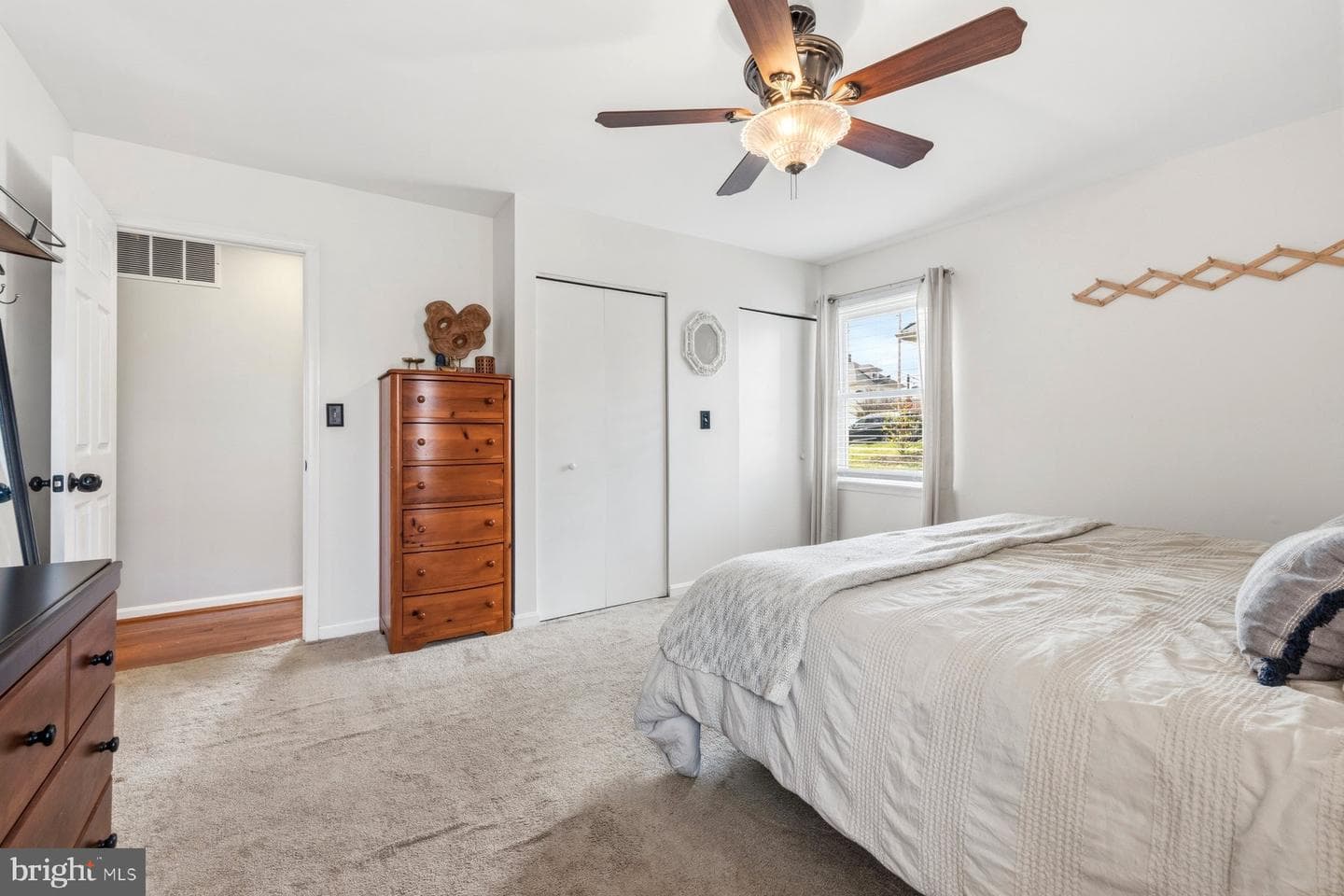 403 E Thomas Street photo 19