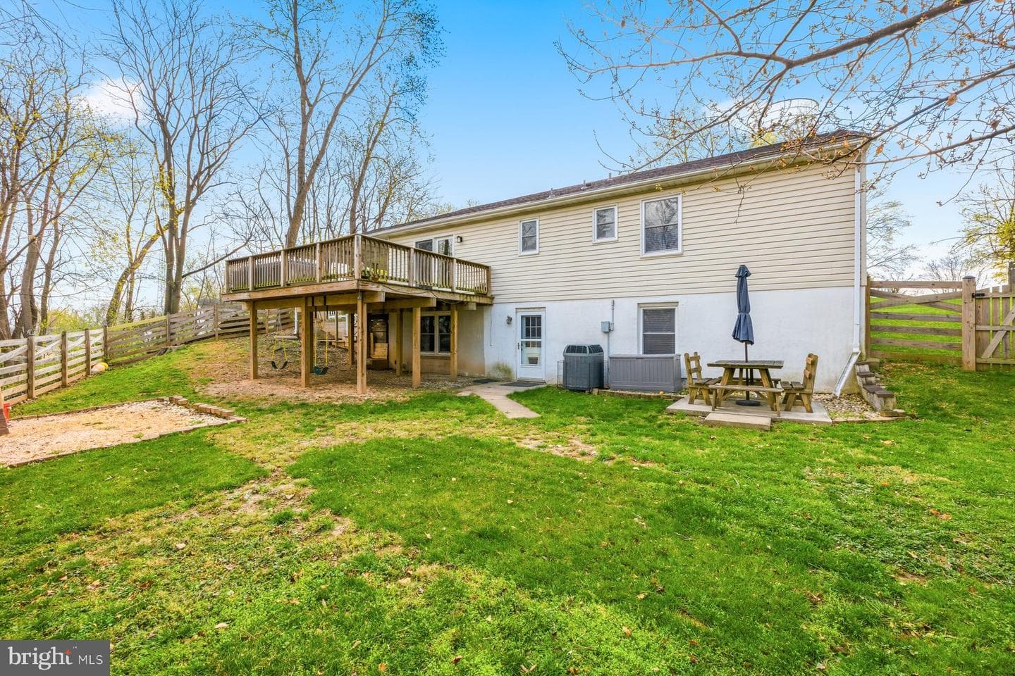 403 E Thomas Street photo 30