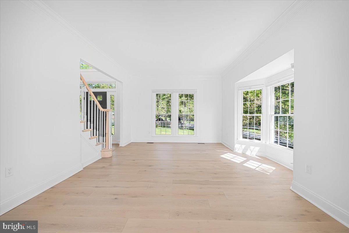 6201 Belmont photo 12