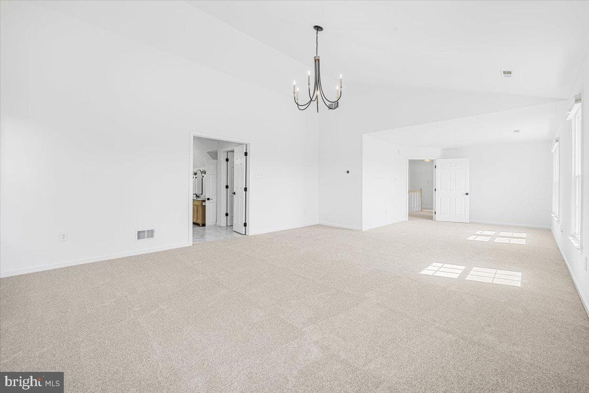 6201 Belmont photo 37