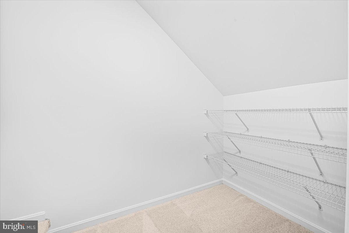 6201 Belmont photo 41