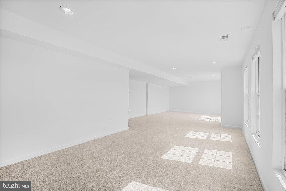 6201 Belmont photo 54