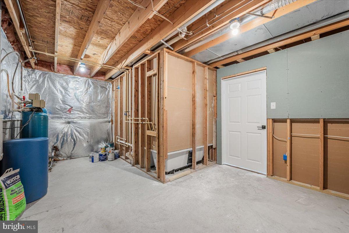 6201 Belmont photo 55