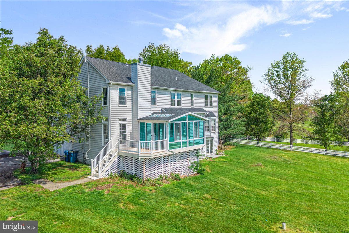6201 Belmont photo 59