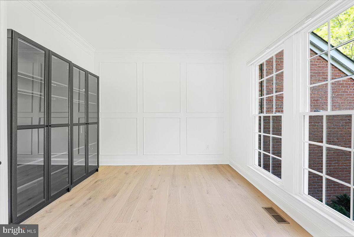 6201 Belmont photo 7