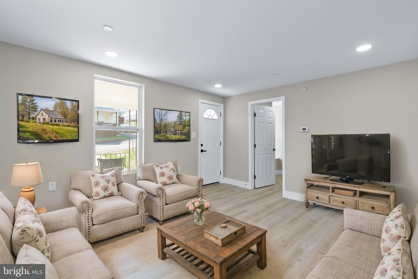 11 Baker Avenue photo 10