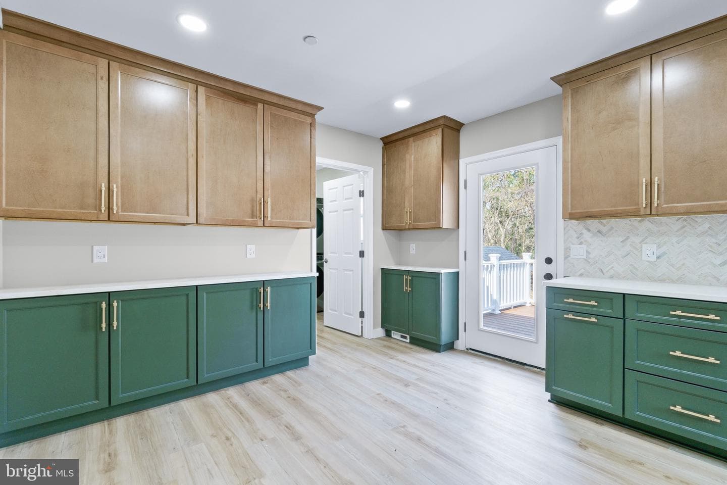 11 Baker Avenue photo 16