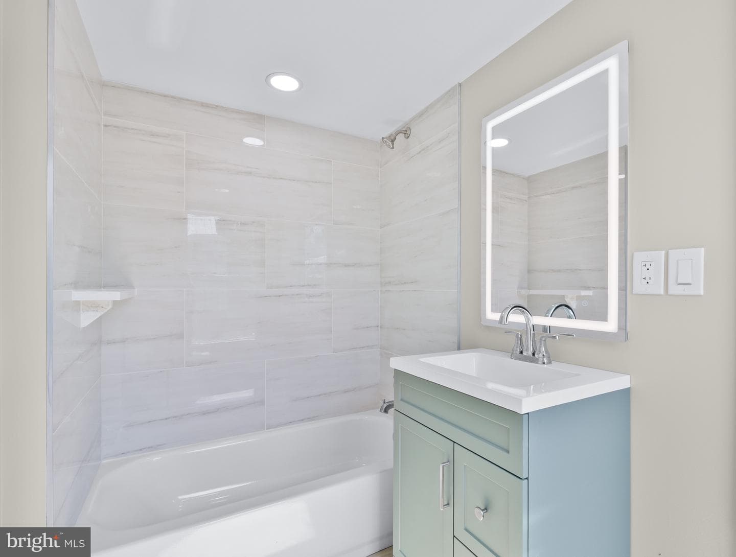 11 Baker Avenue photo 21