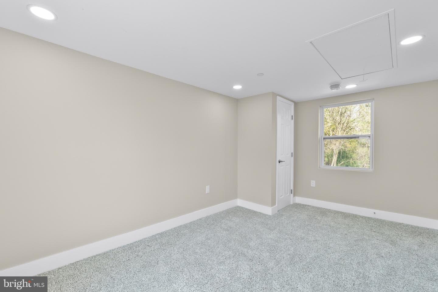 11 Baker Avenue photo 25