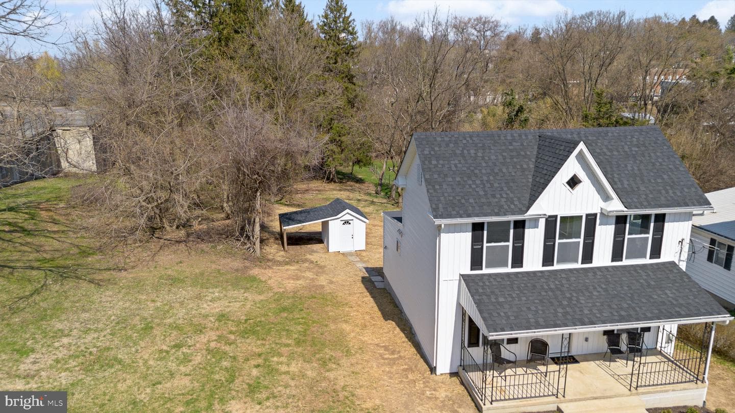 11 Baker Avenue photo 3