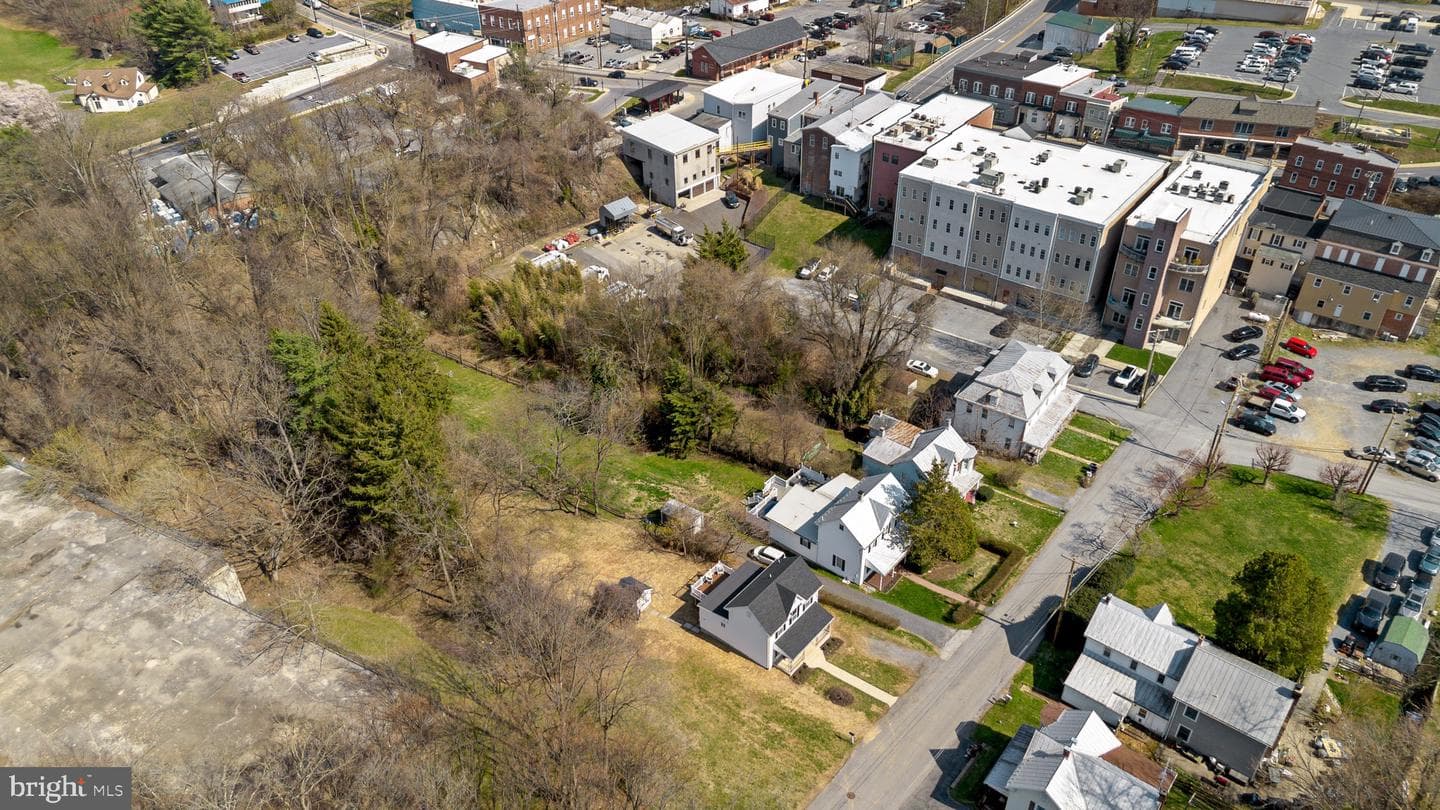 11 Baker Avenue photo 6