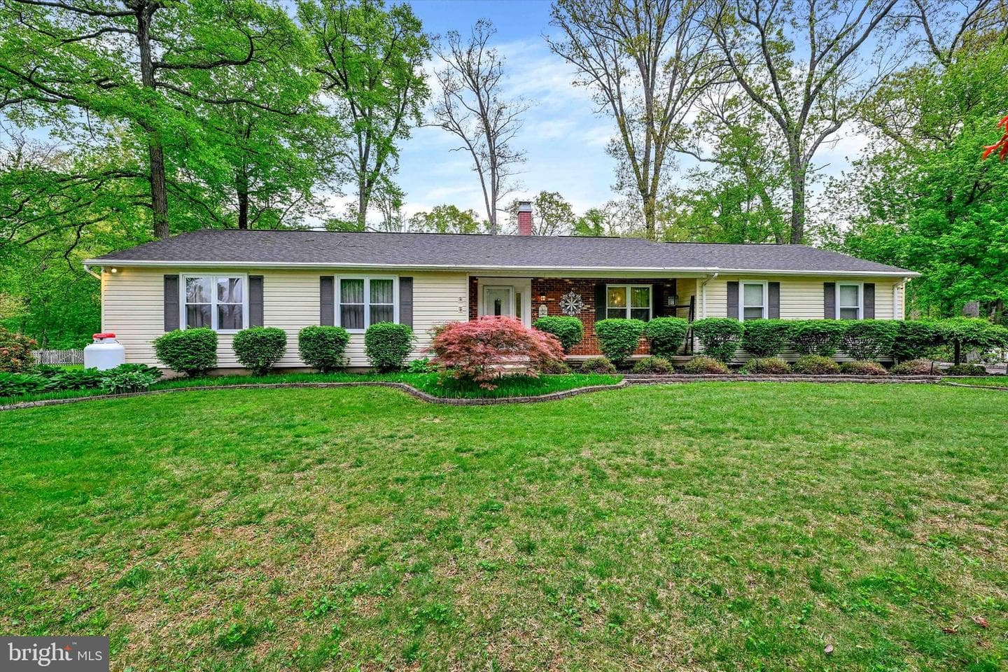 4296 Wolf Hill Drive photo 2