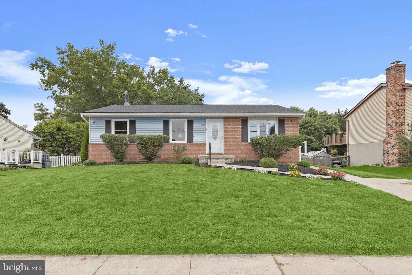 818 Uniontown Road photo 1