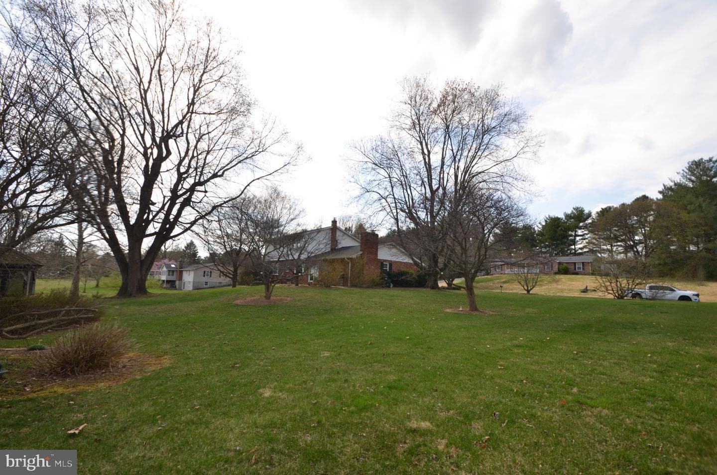 901 Lee Avenue photo 7