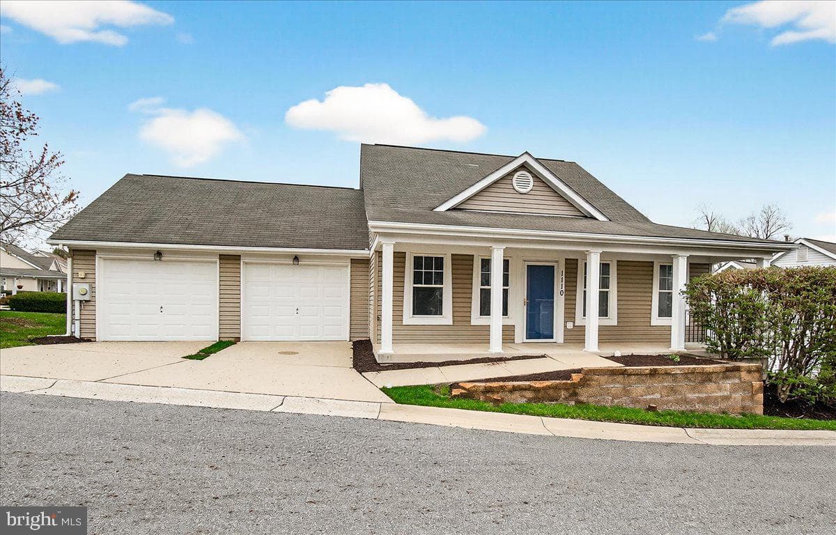 1110 Jousting Way, Mount Airy