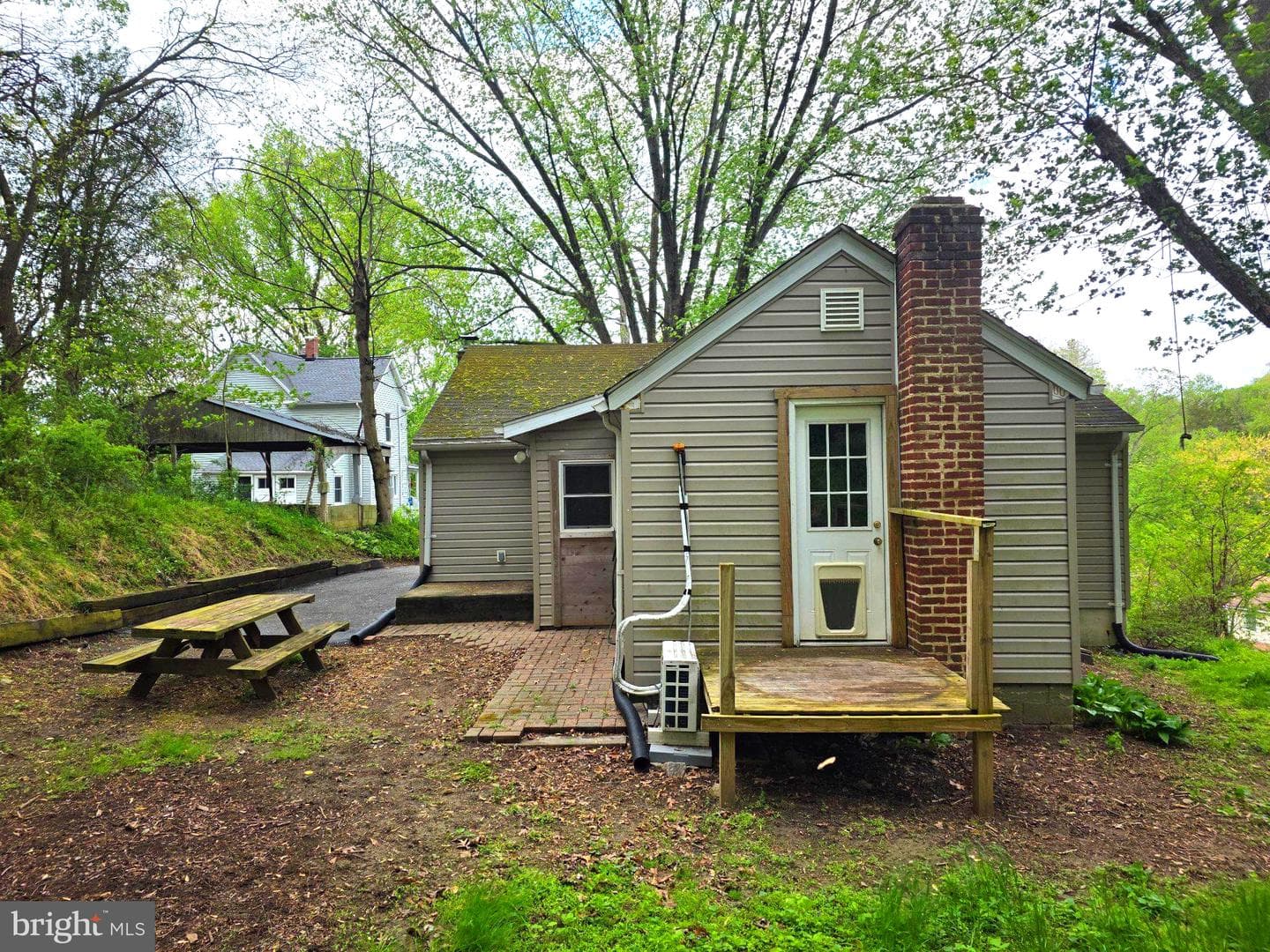 718 Wilson Avenue photo 4