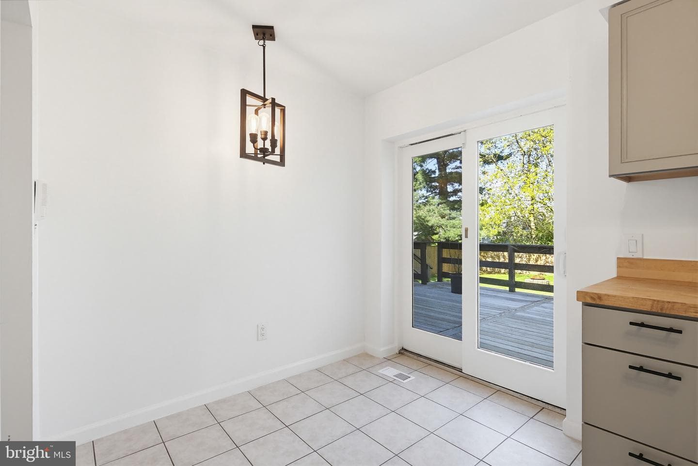 6346 Barnett Avenue photo 12