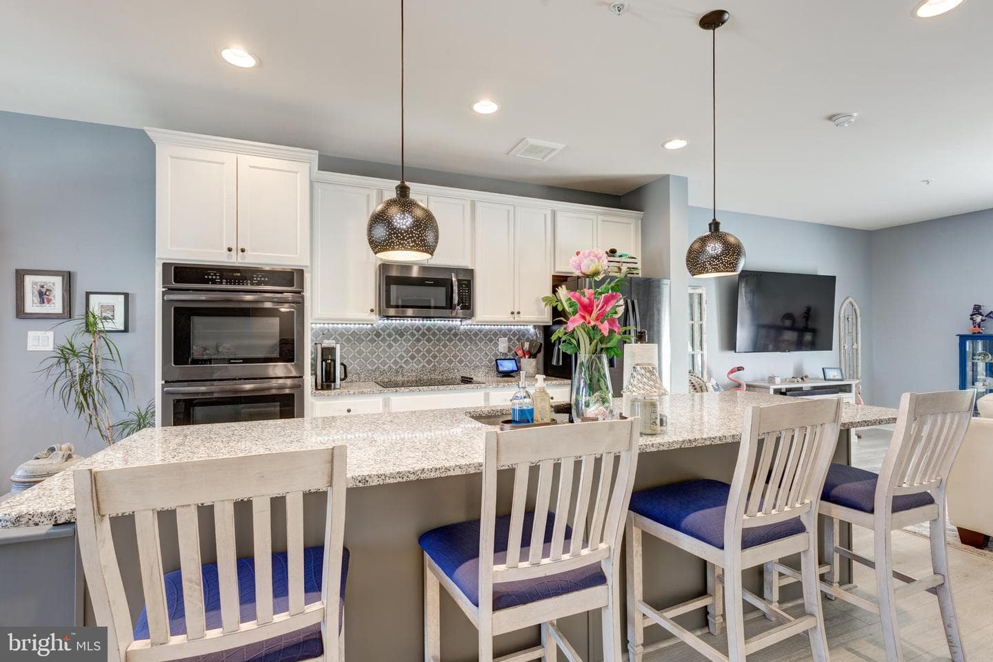 2723 Town View Circle photo 12