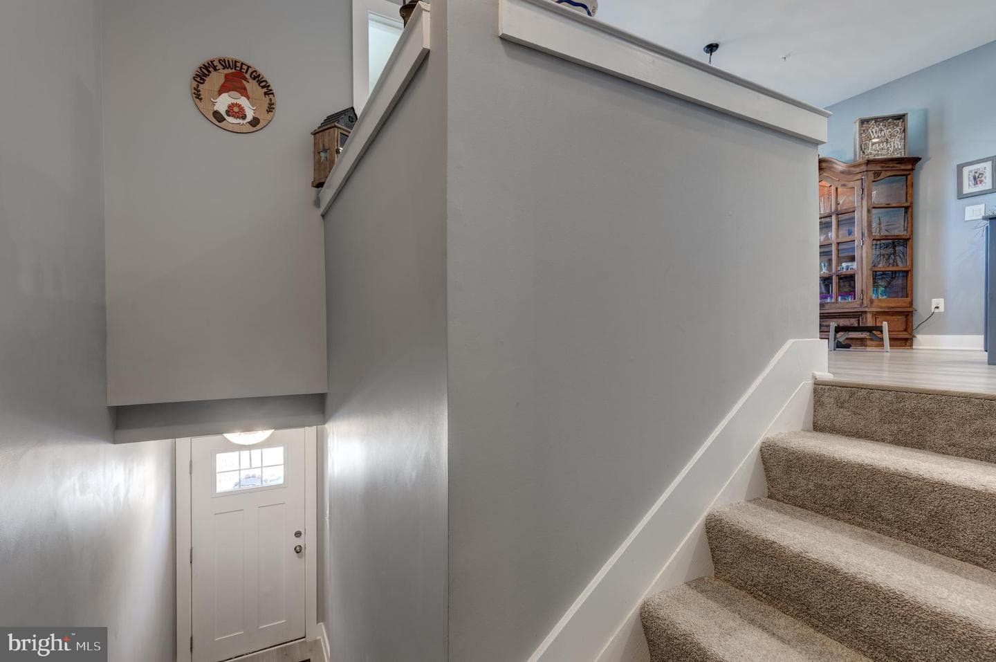 2723 Town View Circle photo 3