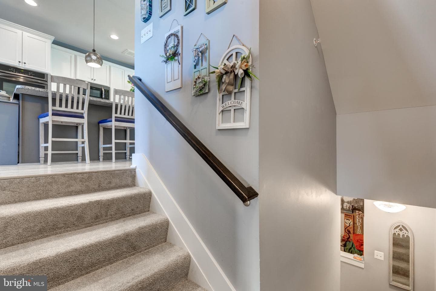 2723 Town View Circle photo 4