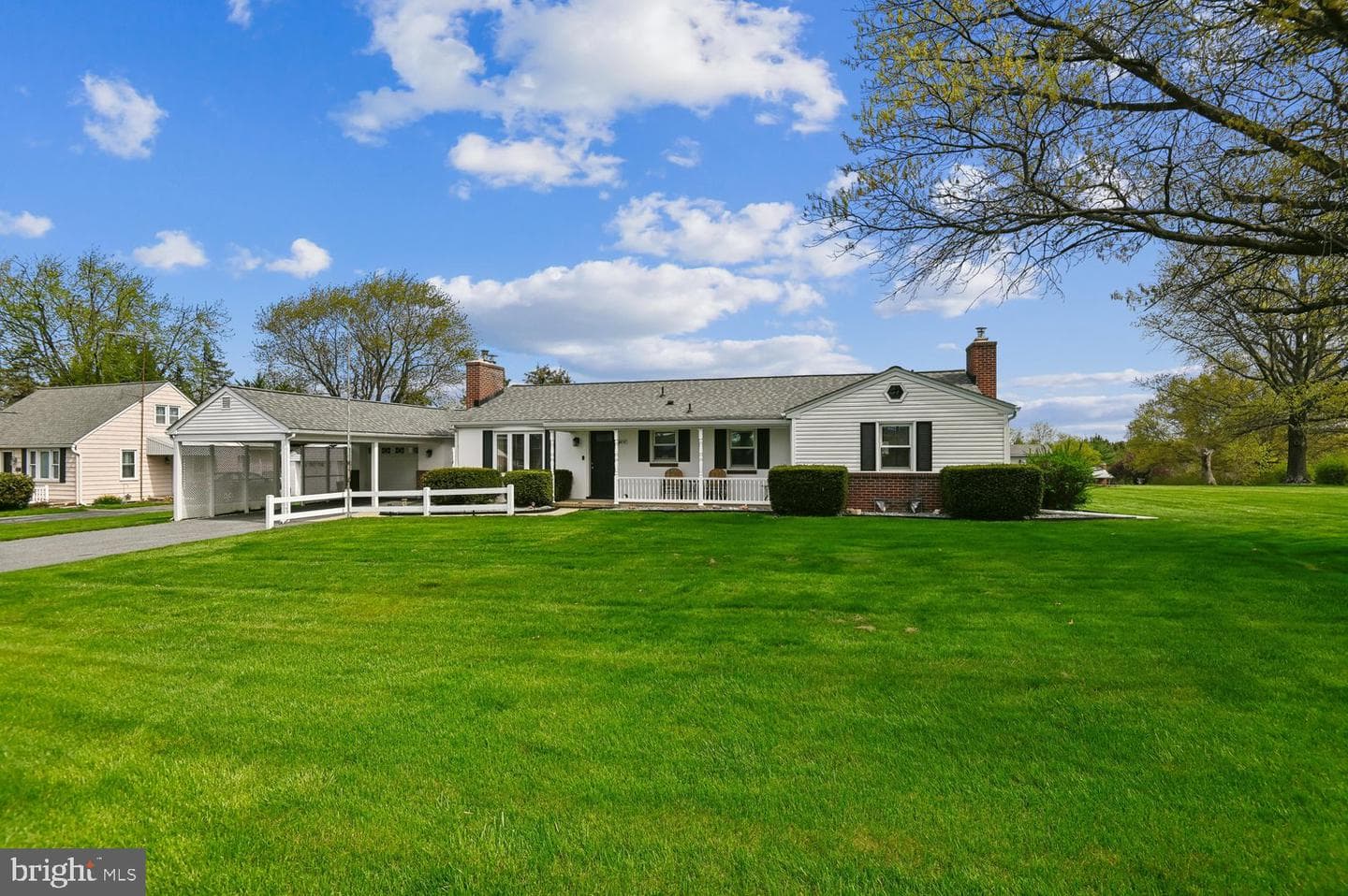 438 Hook Road photo 3