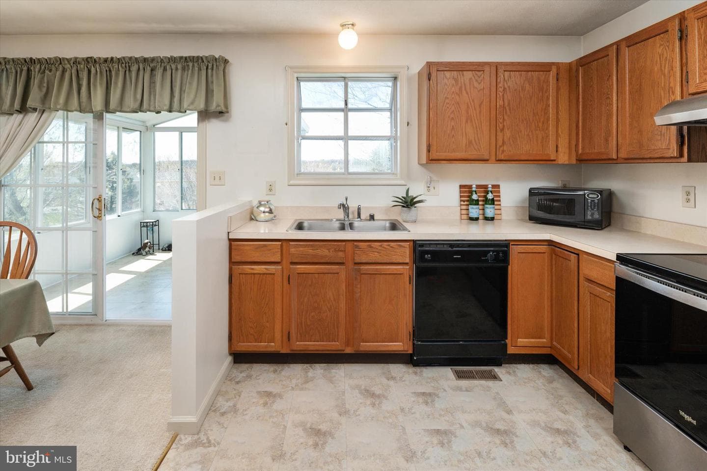 1198 N Carroll Street photo 14