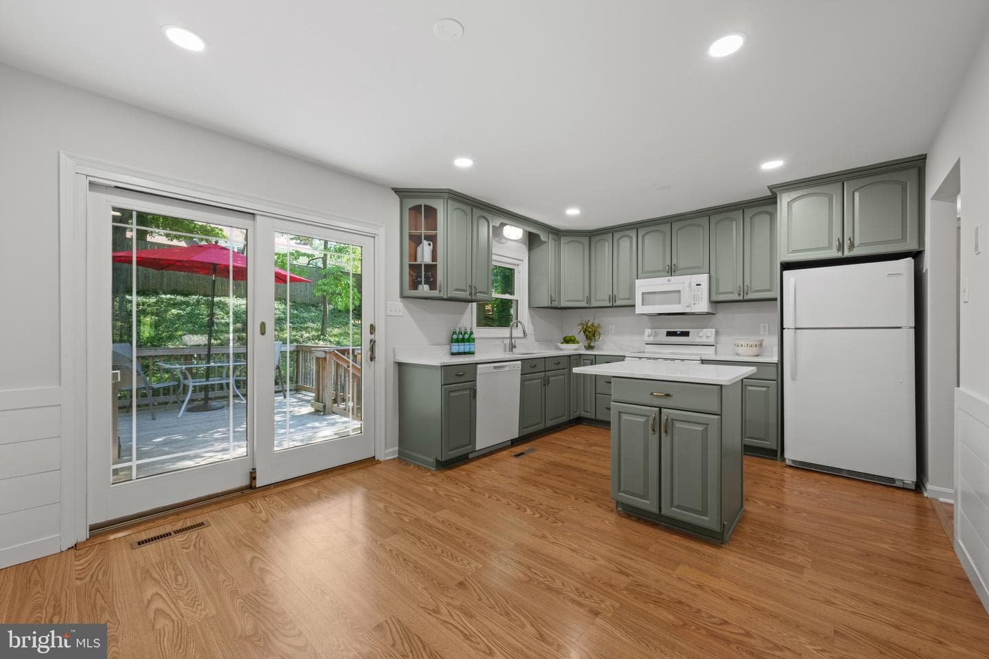 1956 Gardenia Street photo 13