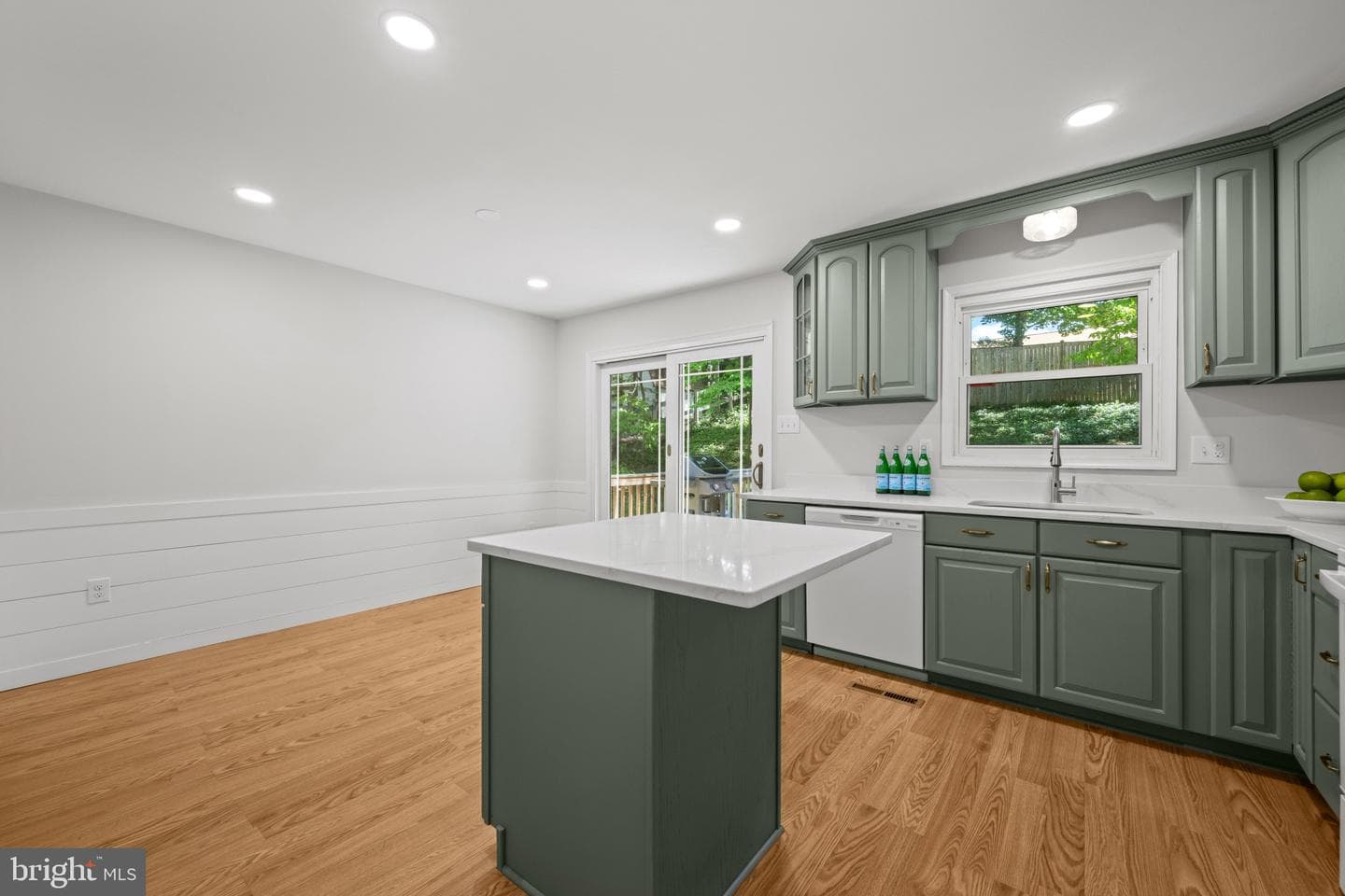 1956 Gardenia Street photo 20