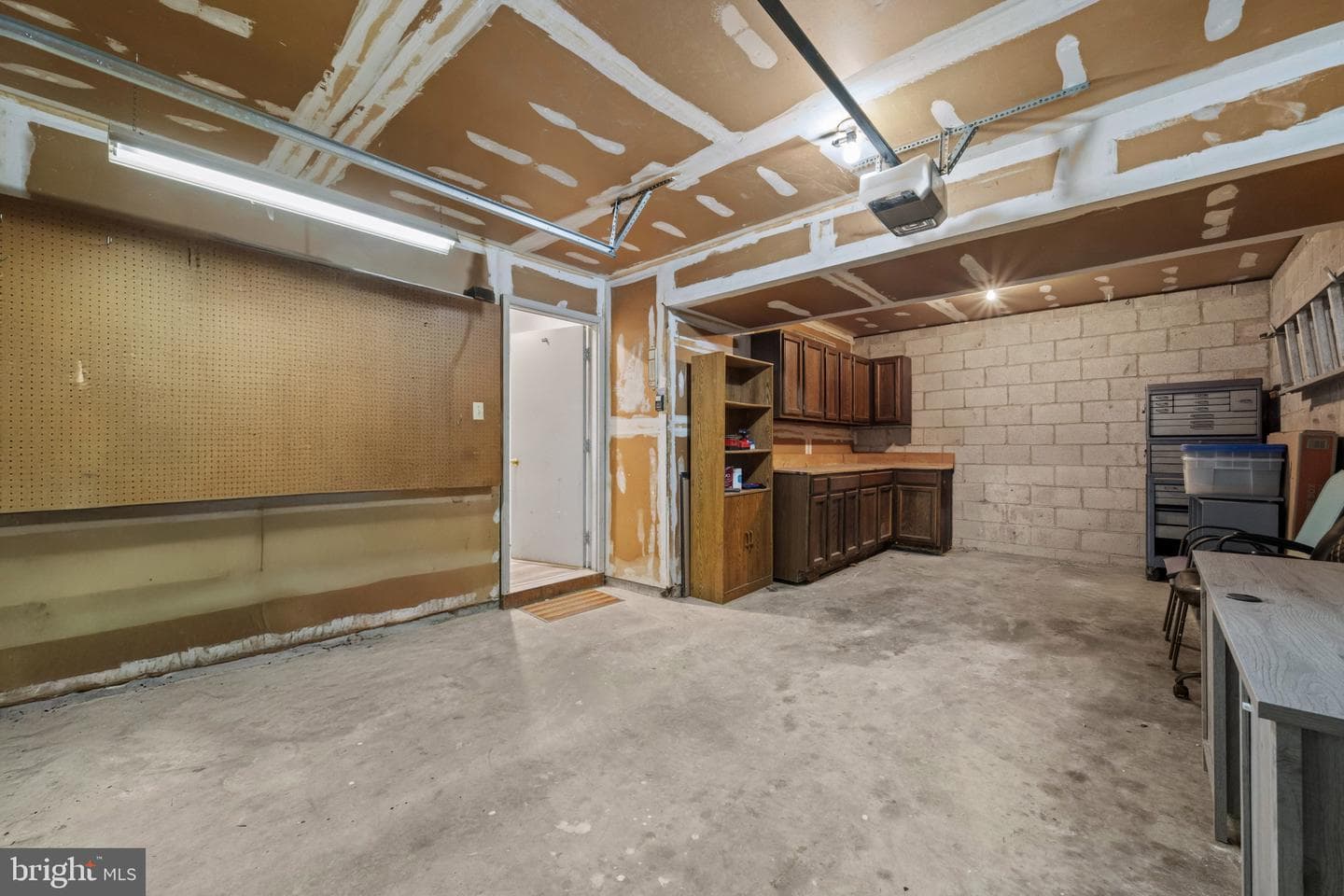 1956 Gardenia Street photo 40