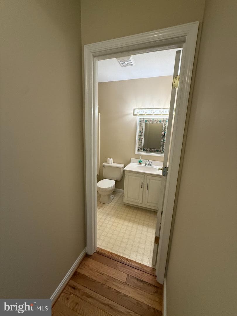 1576 Brimfield Circle photo 23