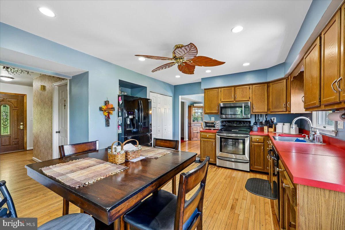 6648 Wind Ridge Rd photo 18