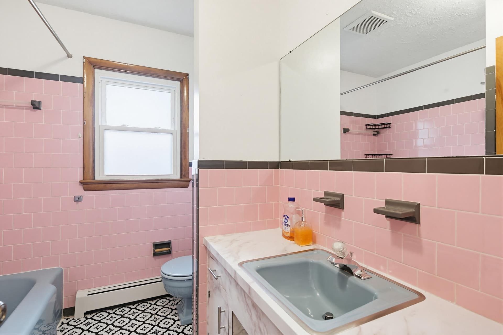 715 Franklin Avenue photo 22