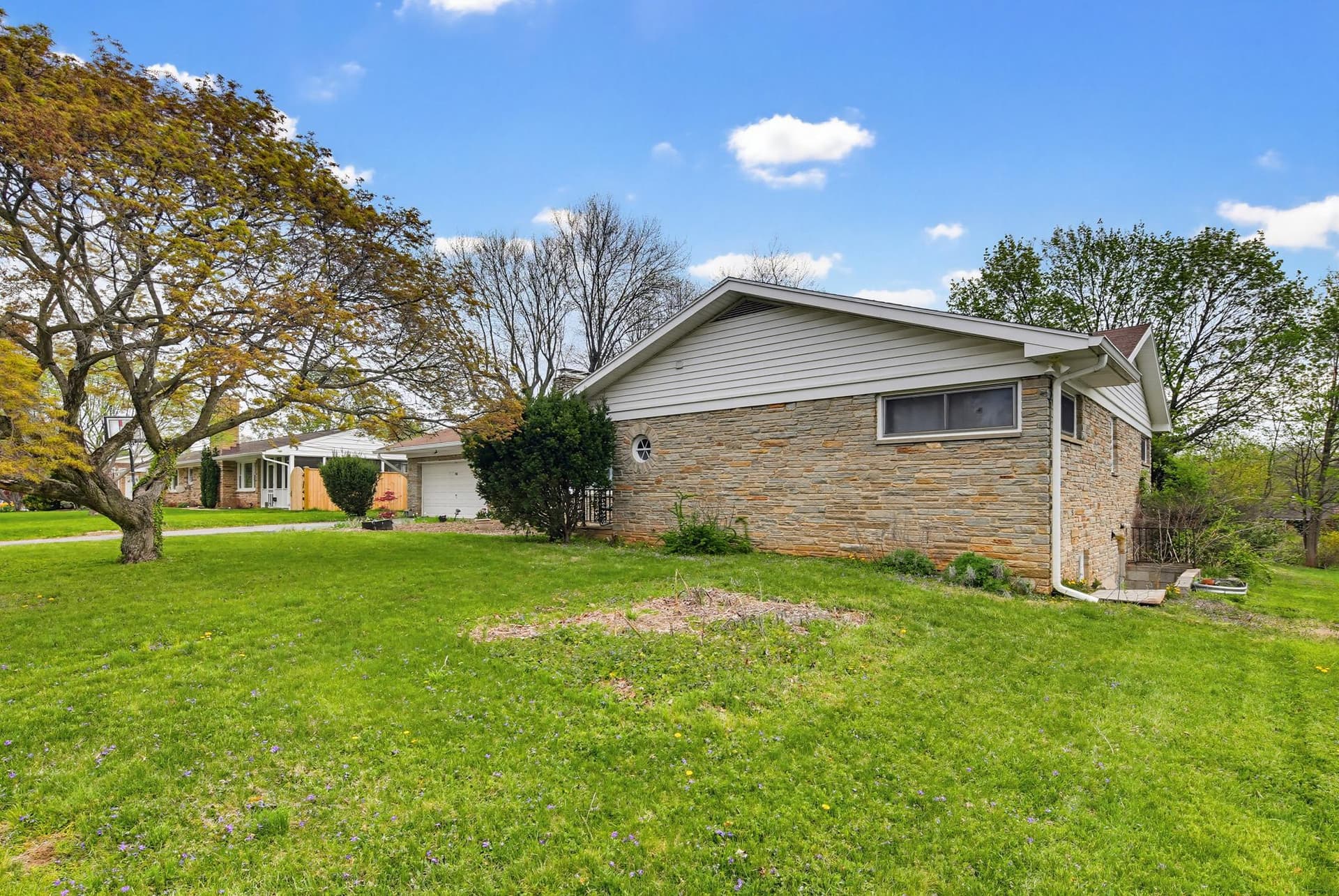 715 Franklin Avenue photo 4