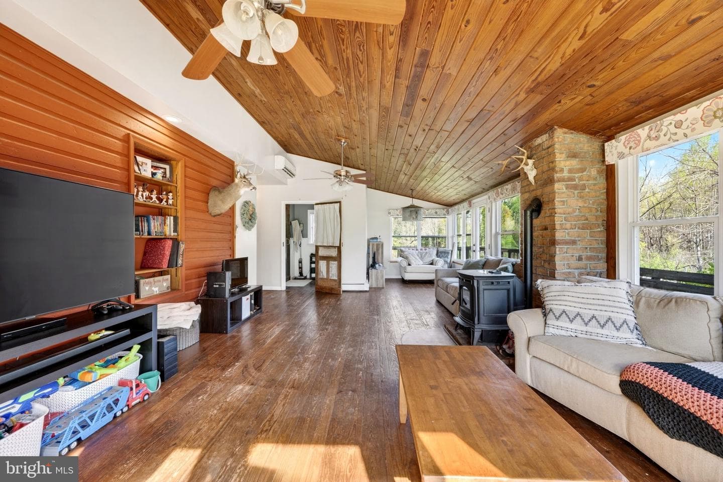3200 Ferrier Road photo 10