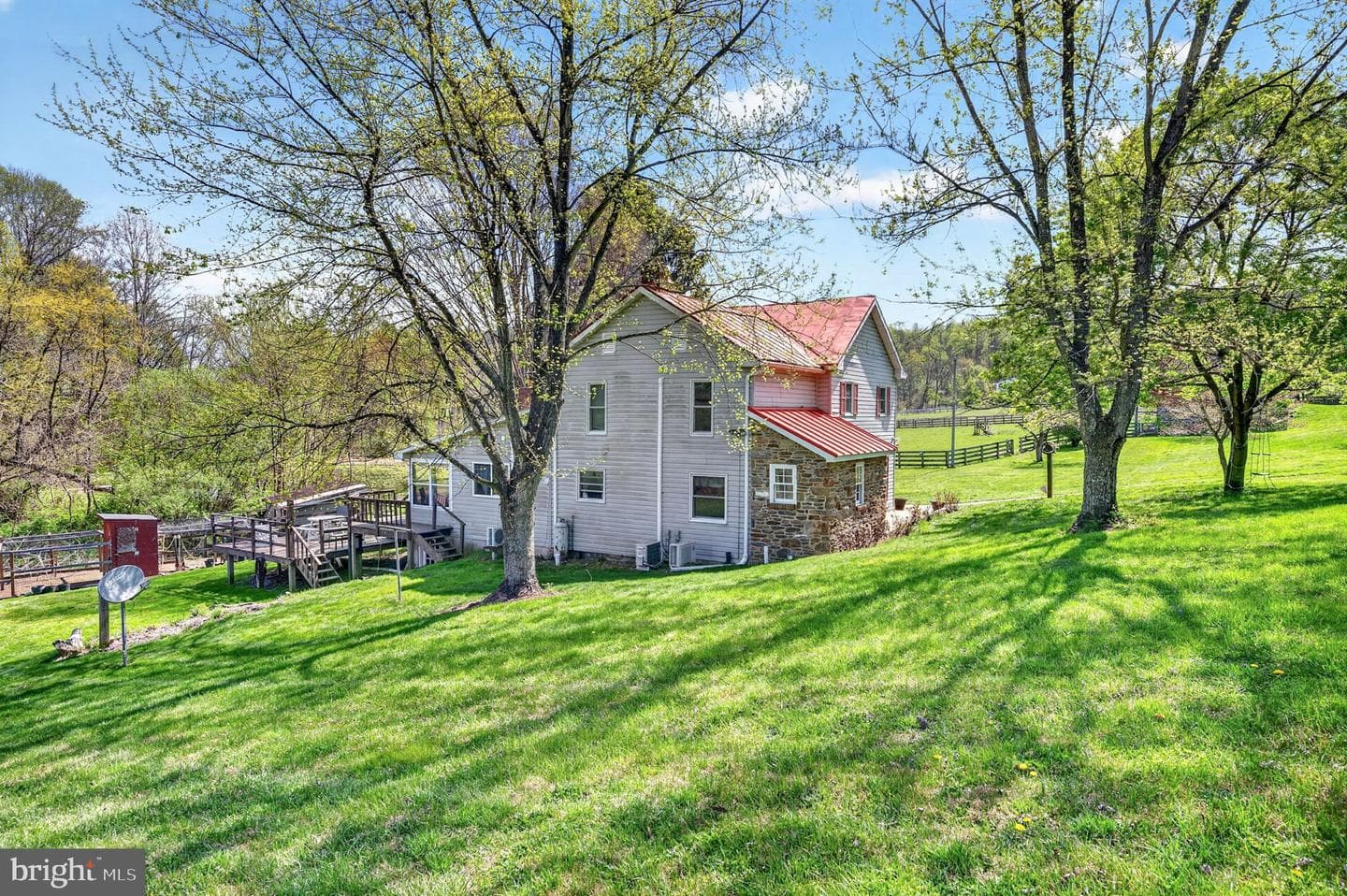 3200 Ferrier Road photo 41