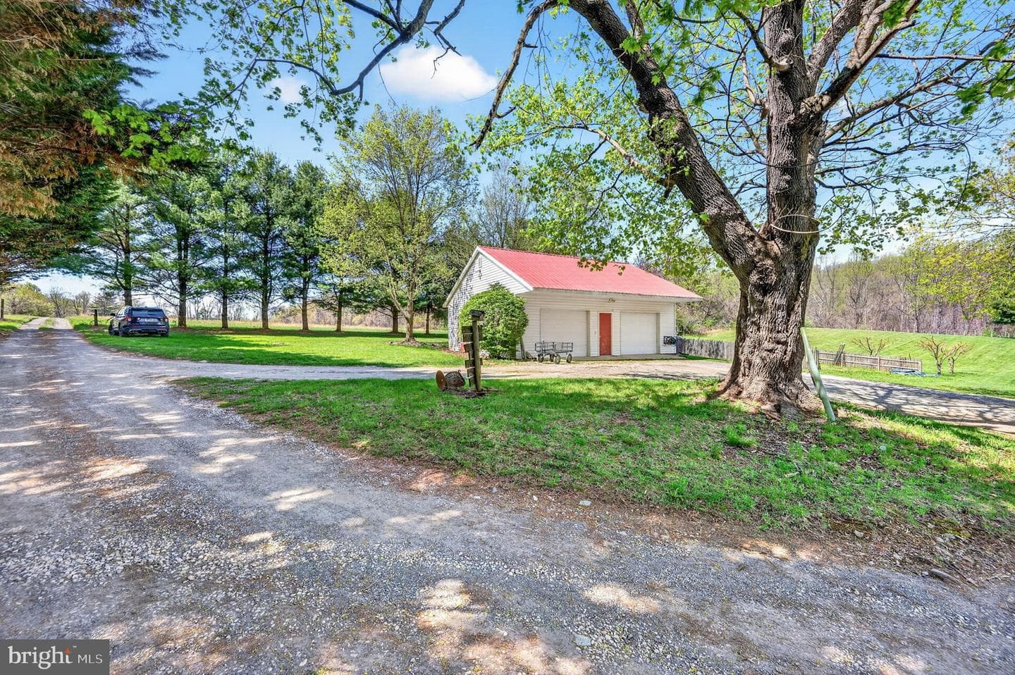 3200 Ferrier Road photo 51