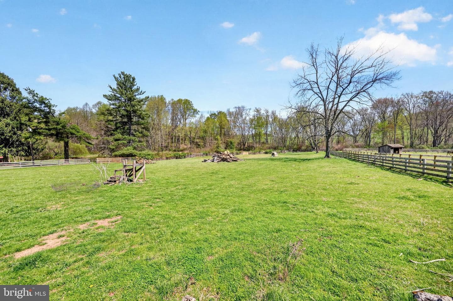 3200 Ferrier Road photo 55