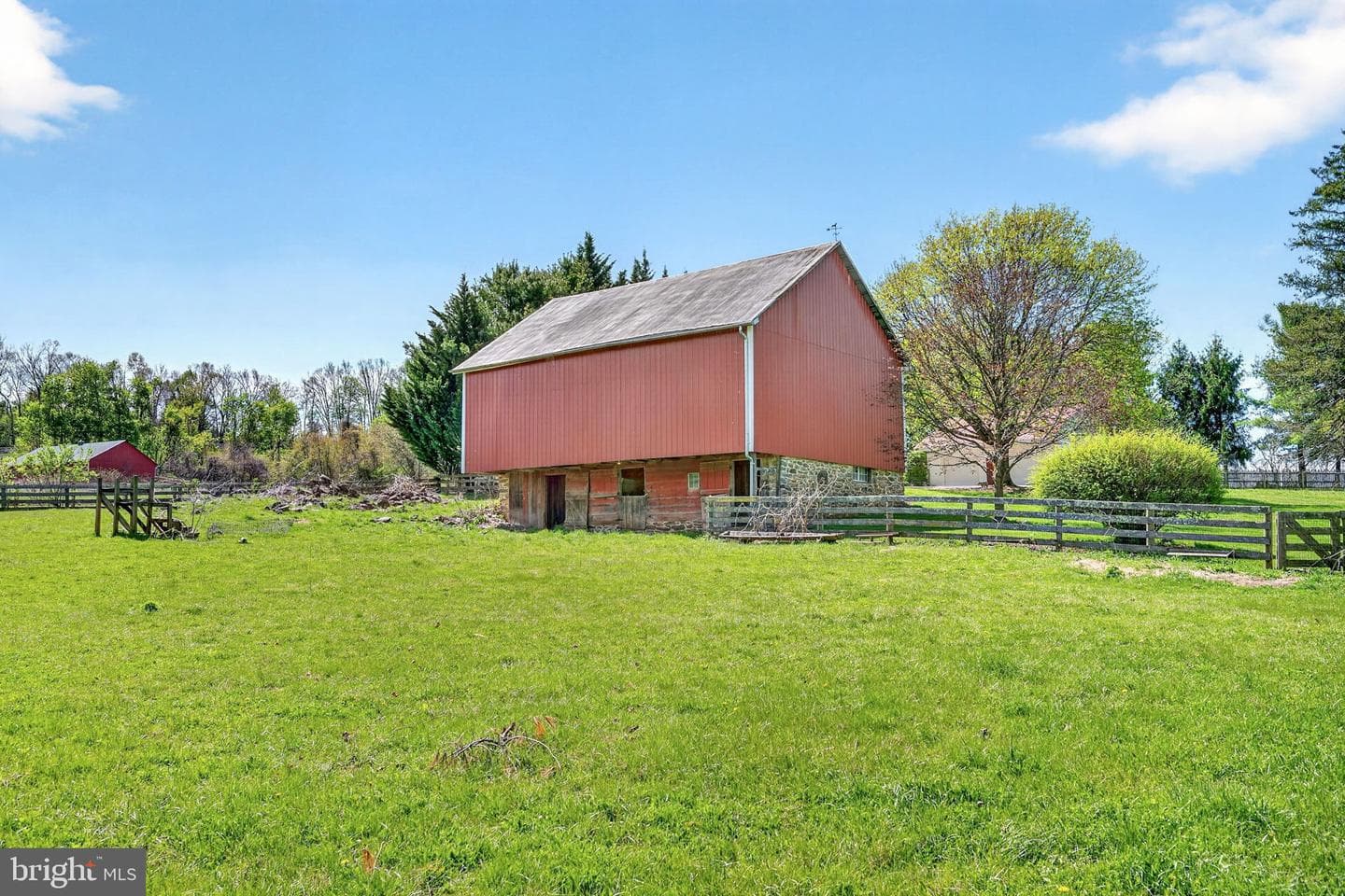 3200 Ferrier Road photo 58