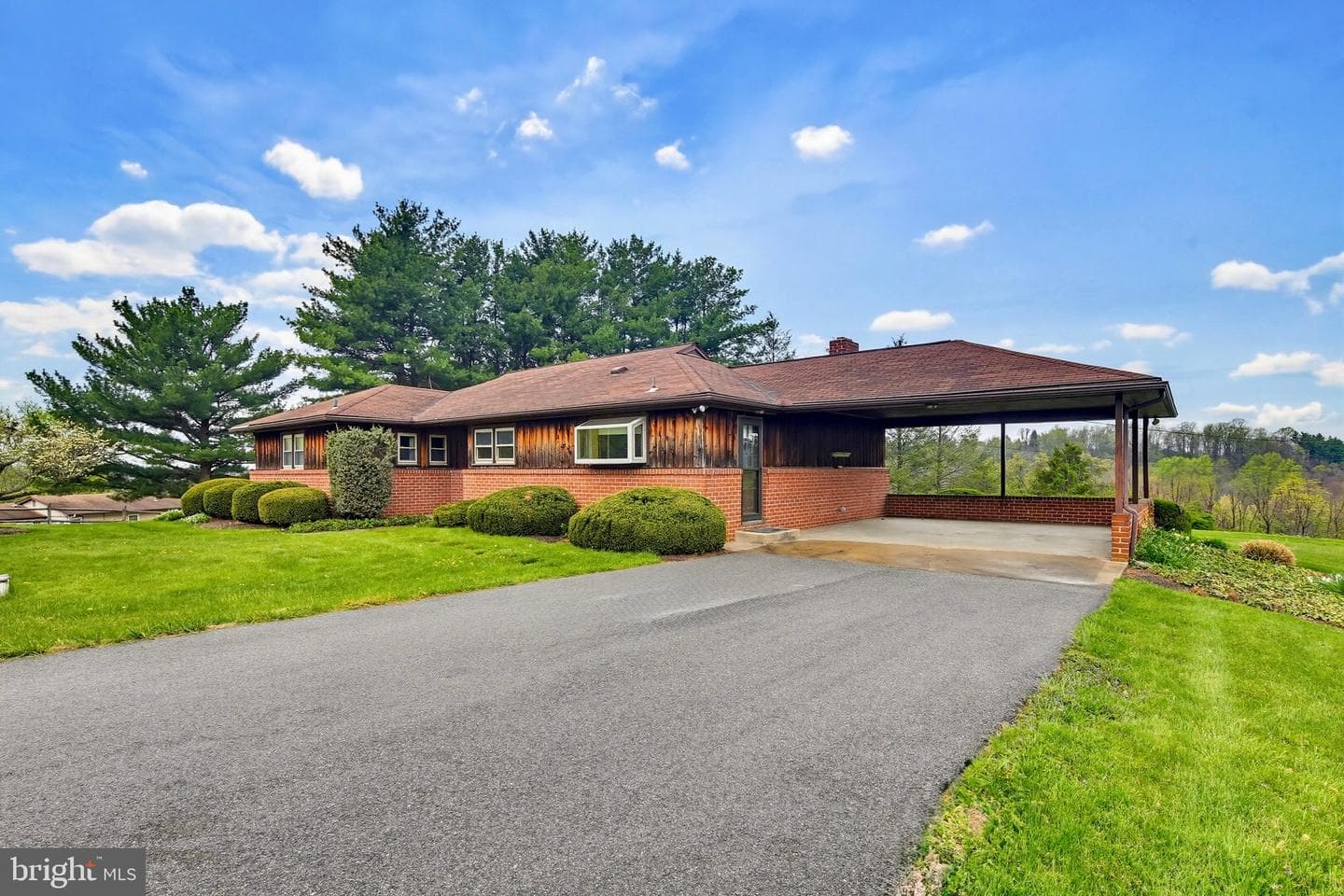 922 Gahle Road photo 2