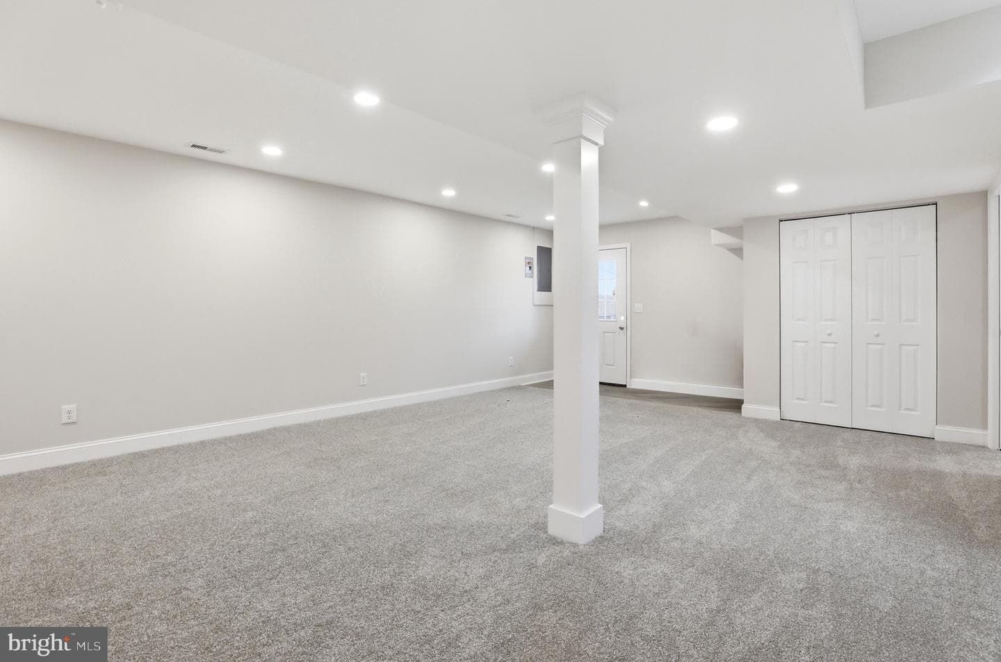302 E Thomas Street photo 23